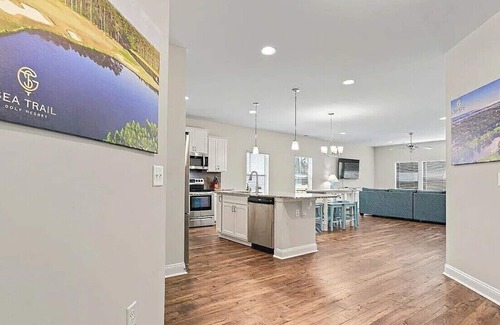 Ocean Isle Beach House | Spacious 3BR/3BA Townhome – Ideal for Groups, Near Beaches & Golf