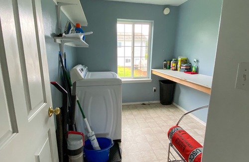 Kodiak House | Spacious 3BR/3BA - Contractor-Friendly Stay