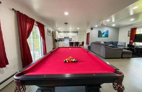 Kodiak House | Spacious 3BR/3BA - Contractor-Friendly Stay