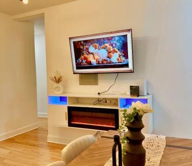 Weequahic Apartment | Spacious 3BR Apartment - 12min Newark Airport -Near NYC & Malls