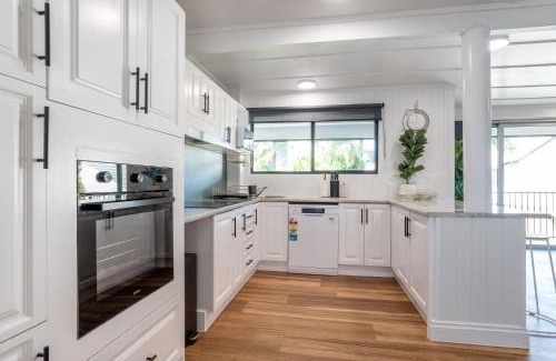 Kangaroo Point Apartment | Spacious 3BR Apartment in Kangaroo Point CBD
