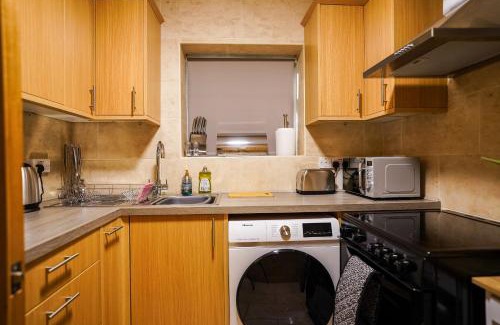 Chase Apartment | Spacious 3BR Apartment in Enfield, North London, Optimal for Contractors and Relocators