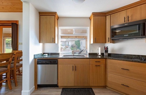 Arroyo Grande House | Spacious 3BR Central Coast Retreat -Pool, Spa, Backyard - Pets & Family Friendly