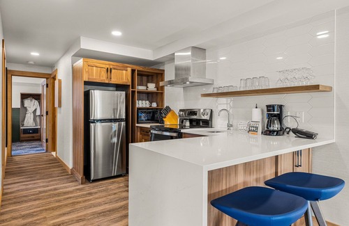 Banff Condo | Spacious 3BR Condo | Fully-Equipped Kitchen