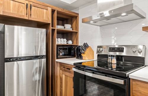 Banff Condo | Spacious 3BR Condo | Fully-Equipped Kitchen