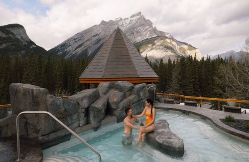 Banff Condo | Spacious 3BR Condo | Fully-Equipped Kitchen