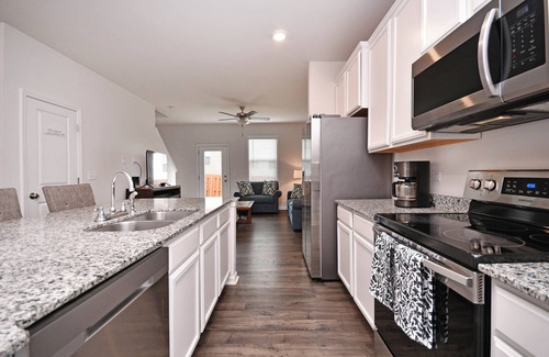 Conestee Condo | Spacious 3BR Condo Near Downtown Greenville, I-85, Shopping, Dining, and More!