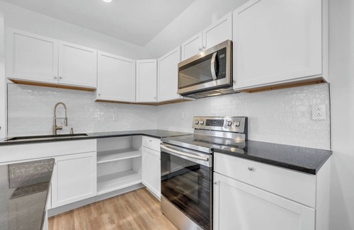 Mexicantown - Southwest Detroit Apartment | Spacious 3BR Detroit Apt | Sleeps 7 + WiFi