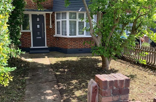 Cannon Hill House | Spacious 3BR Duplex near Wimbledon with free parking & Garden