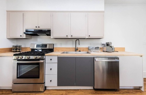 Winter Hill Apartment | Spacious 3BR Family Flat — Near Encore, Downtown Boston & Assembly Row