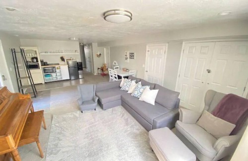 Layton Apartment | Spacious 3BR Furnished Basement w/Patio Grill - Family Friendly & Flexible Stay