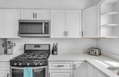 Gulfport House | Spacious 3BR Gulfport Retreat 3 minutes to Beach Park!