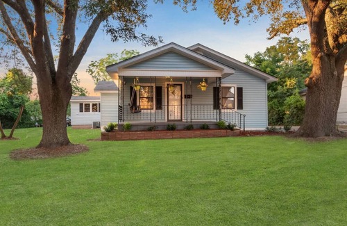 Gulfport House | Spacious 3BR Gulfport Retreat Sleeps 6 RV Parking + Backyard