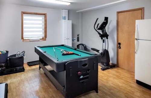 East Stroudsburg House | Spacious 3BR Home with BBQ in Gated Penn Estates