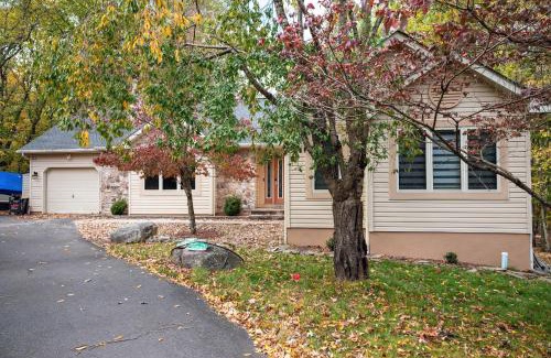 East Stroudsburg House | Spacious 3BR Home with BBQ in Gated Penn Estates