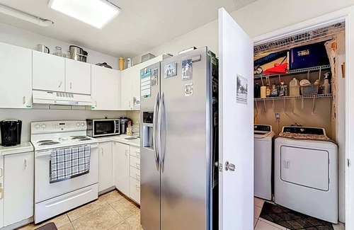 Fontainebleau House | Spacious 3BR Home in Miami with Pool and Tennis
