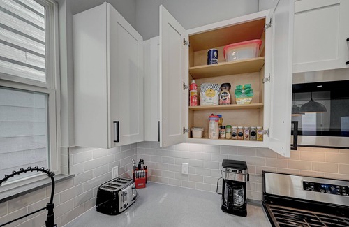Northside Villa | Spacious 3BR Home Near Med Center, NRG, Downtown & Free Parking