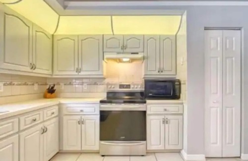 Ocala House | Spacious 3BR home with HEATED POOL in Ocala