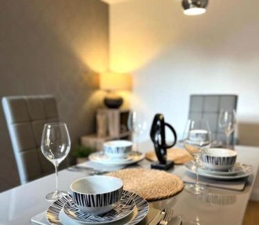 Watford House | Spacious 3BR House - Contractors, Hospital, Family