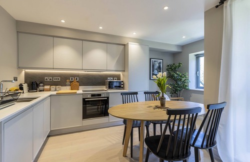 Backbarrow Apartment | Spacious 3BR in Backbarrow with Modern Amenities