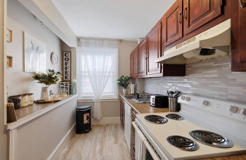 Washington Square West Apartment | Spacious 3BR in Center City