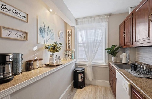 Washington Square West Apartment | Spacious 3BR in Center City