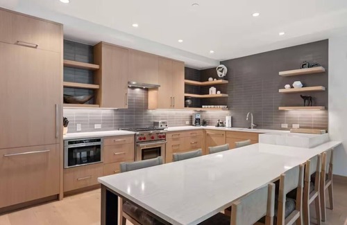 Snowmass Village Condo | Spacious 3BR luxury ski-in/ski-out Snowmass Village residence w/heated pool