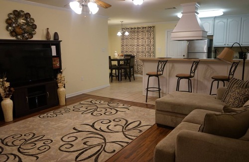 Highlands - Perkins House | Spacious, 3BR Mins from LSU Stadium