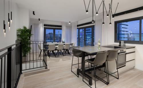 Tel Aviv Apartment | Spacious 3BR Penthouse with Jacuzzi on Rosthchild by HolyGuest