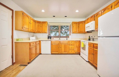 Locustville House | Spacious 3BR w/Dock on Working Farm w/Pool Table