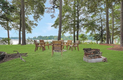 Locustville House | Spacious 3BR w/Dock on Working Farm w/Pool Table
