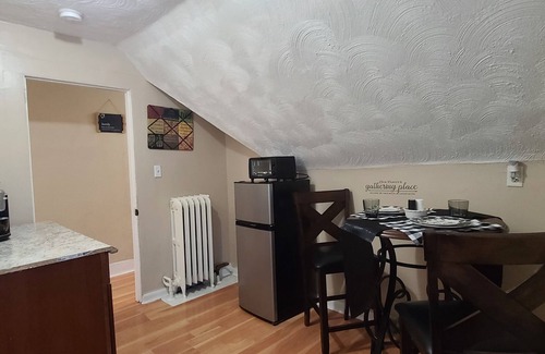 Hartford Apartment | Spacious 3rd floor 2bedroom apartment