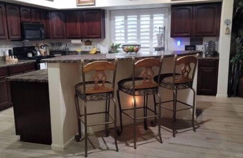 Adobe Highlands House | Spacious 4,000 sq ft home. 4 bedroom, 4 bath, 4 queen, 2 king beds, 1 hide-a-bed