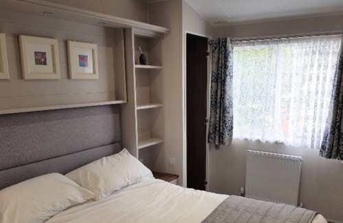 Bembridge House | Spacious 4-6 berth luxury caravan at Whitecliff Bay Holiday Park Isle of Wight