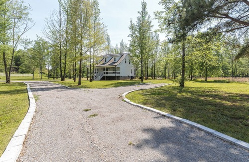 Linden House | Spacious 4-bdrm on 6 acres near the Tennessee River