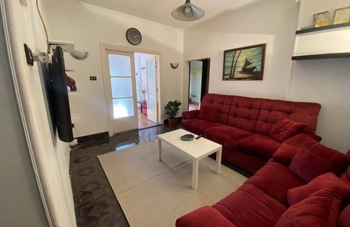 Qasr an-Nil Apartment | Spacious 4-bedroom apartment in wonderful Cairo with WiFi, AC