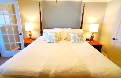 Jones Mills House | Spacious 4-bed, 3-bath home located on Lake Catherine with pool and boat dock