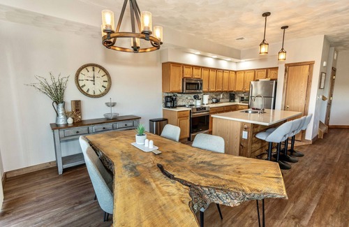 Seven Springs Condo | Spacious 4 Bed 4 Bath Condo at Seven Springs