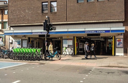 Stockwell Apartment | Spacious 4-Bed Home near Stockwell Tube Station