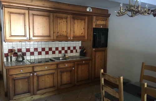 Les Esserts Apartment | Spacious 4 bed ski apartment on the slope