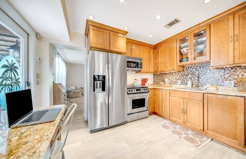 College Park House | Spacious 4-bedroom pool house in enjoyable Lake Worth Beach