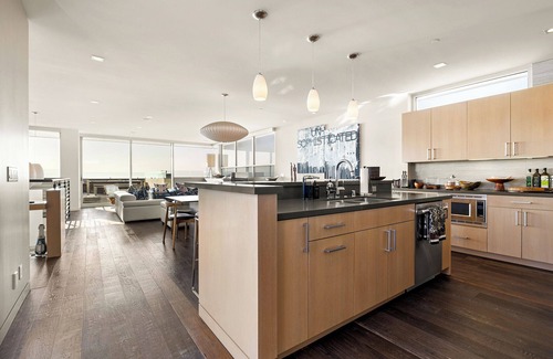 Sand Section House | Spacious 4-bedroom home in Manhattan Beach with Ocean Views