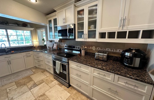 Tarpon Springs House | Spacious 4-bedroom house in marvelous Tarpon Springs with Pool, WiFi ,AC