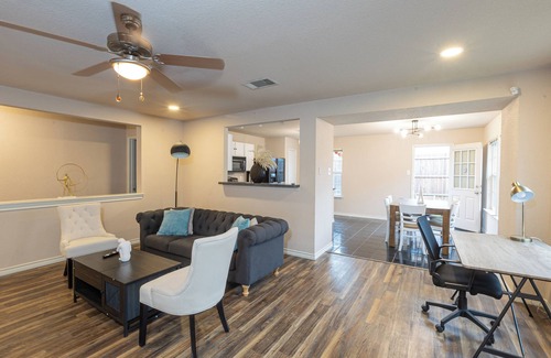 Grand Prairie House | Spacious 4-bedroom near Joe Pool Lake/AT&T/sixflags/Globe Life Field