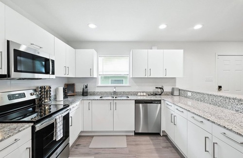 Grand Prairie House | Spacious 4-Bedroom Home Near Six Flags & Family Attractions!