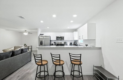 Grand Prairie House | Spacious 4-Bedroom Home Near Six Flags & Family Attractions!