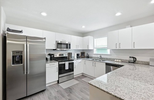 Grand Prairie House | Spacious 4-Bedroom Home Near Six Flags & Family Attractions!