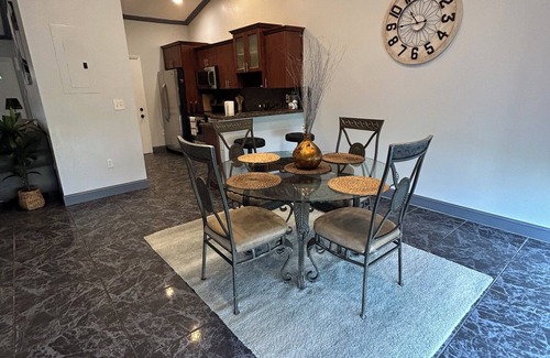 Miami Gardens House | Spacious 4 bedroom house with a sofa-bed in wonderful Miami Gardens with AC.