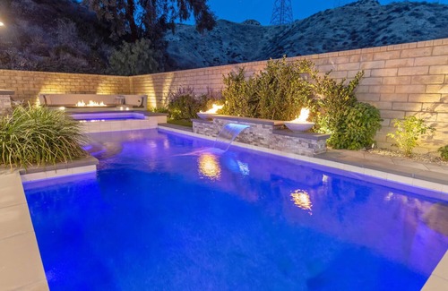 Santa Clarita House | Spacious 4-bedroom house in charming Santa Clarita with Pool