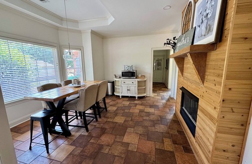 Warner Robins House | Spacious 4-bedroom house w/pool + fitness room in Warner Robins